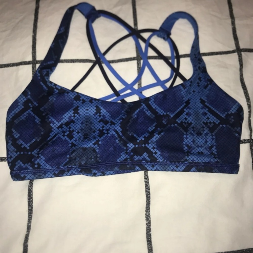 Lululemon sports bra